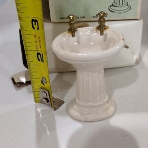 Victorian Style Miniature Sink - White